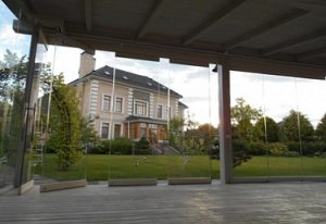 Безрамное остекление "Парковка"