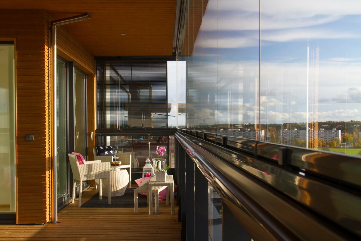 Безрамное остекление балконов и лоджий