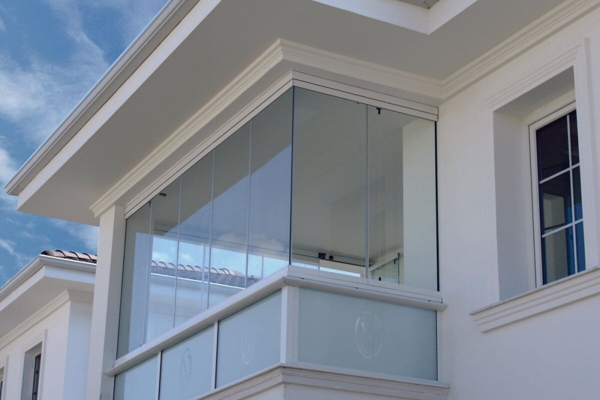 Безрамное остекление лоджий и балконов